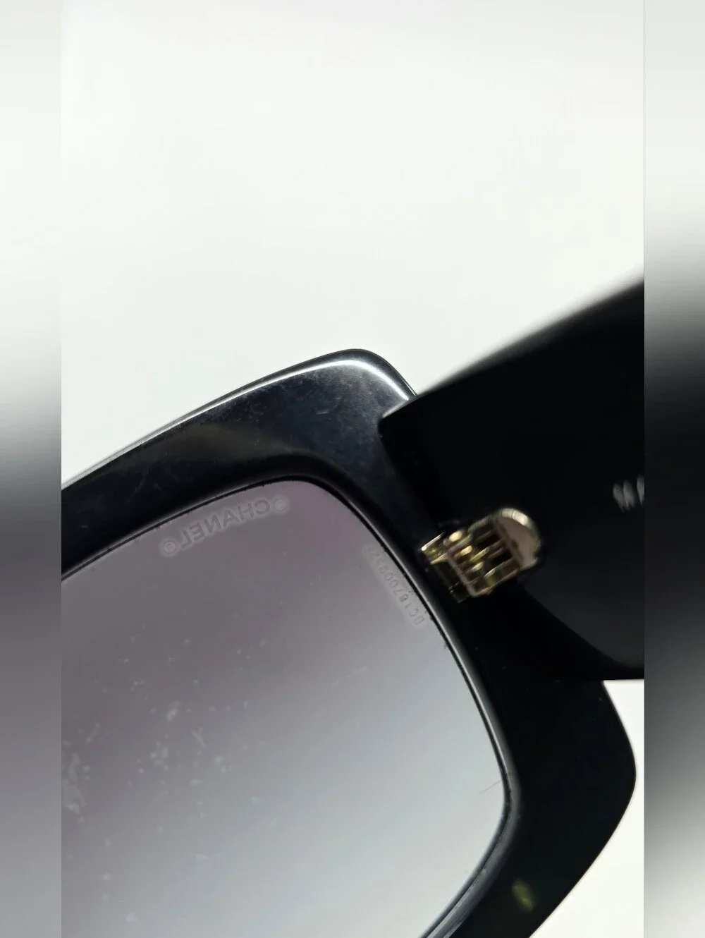 CHANEL good see